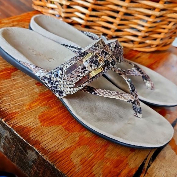 Vionic Jaya Strappy Faux Python Buckle Accent Slide Sandals sz 9 - Picture 1 of 16